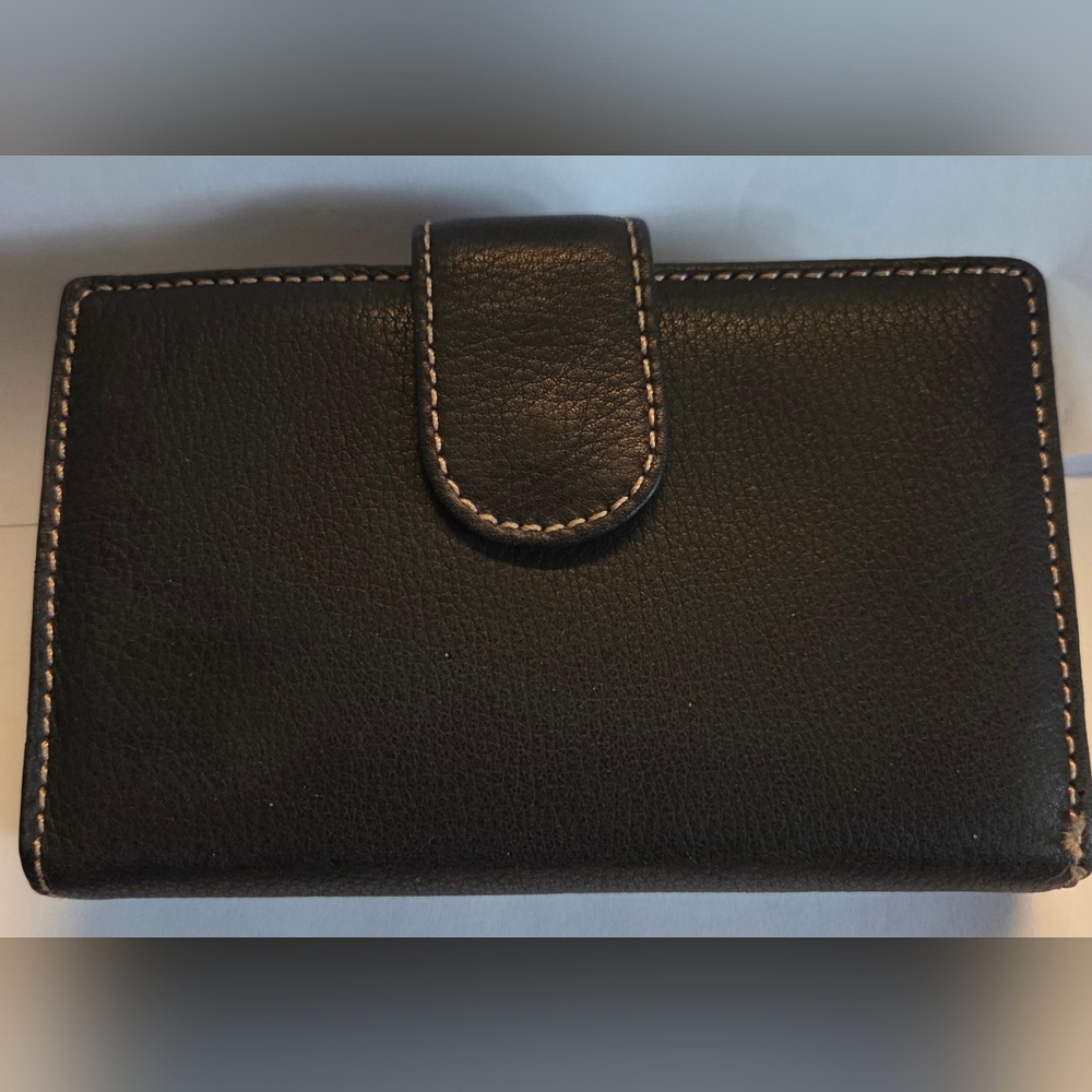 Classic Black Leather Wallet with Contrast Stitching